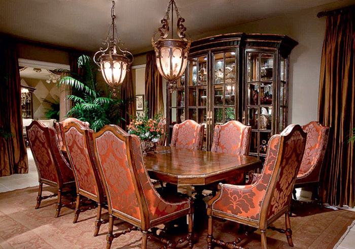 Натуральное дерево в отделке столовой