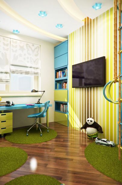 Панель с зелено-коричневыми полосами под телевизор в дизайне детской
