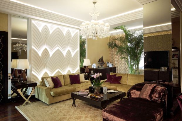 Сочетание бордового цвета с зеленым в интерьере двухуровневой квартиры