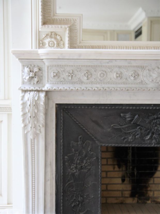 Природный камень на стенах