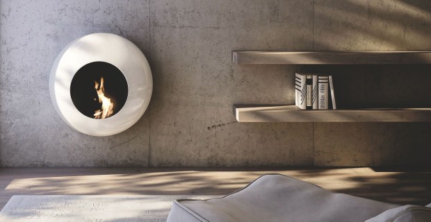 Электрический современный камин в квартире