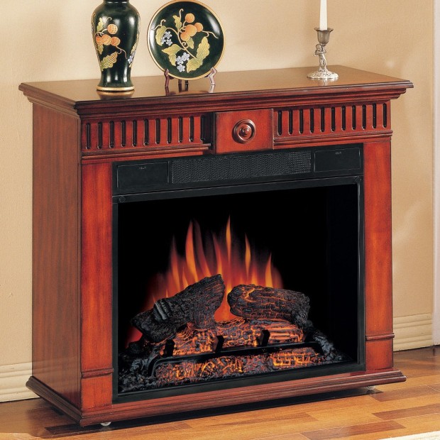 Деревянный камин в гостиной