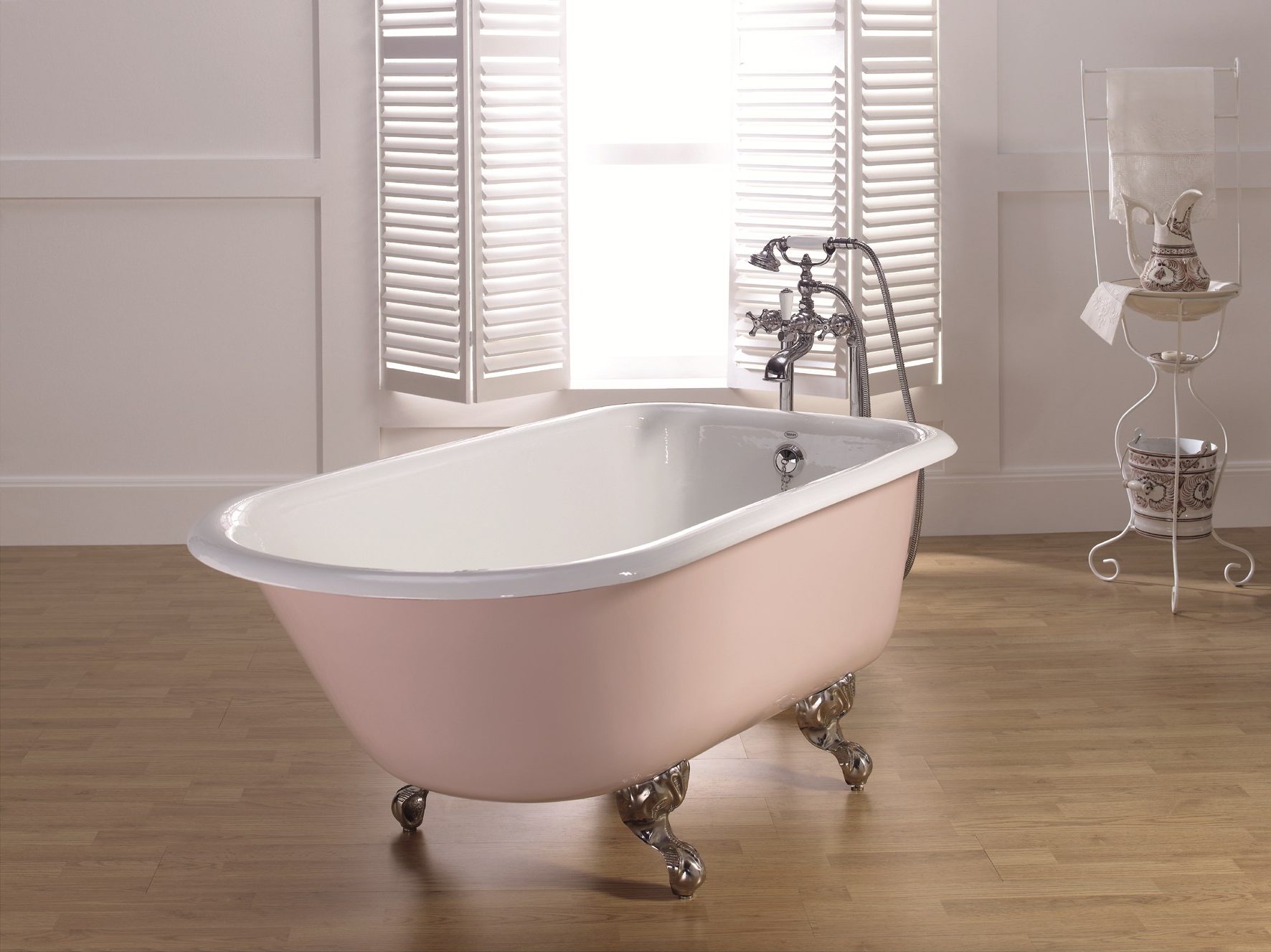 Какую ванну выбрать?  ванна лучше акриловая, стальная или чугунная .