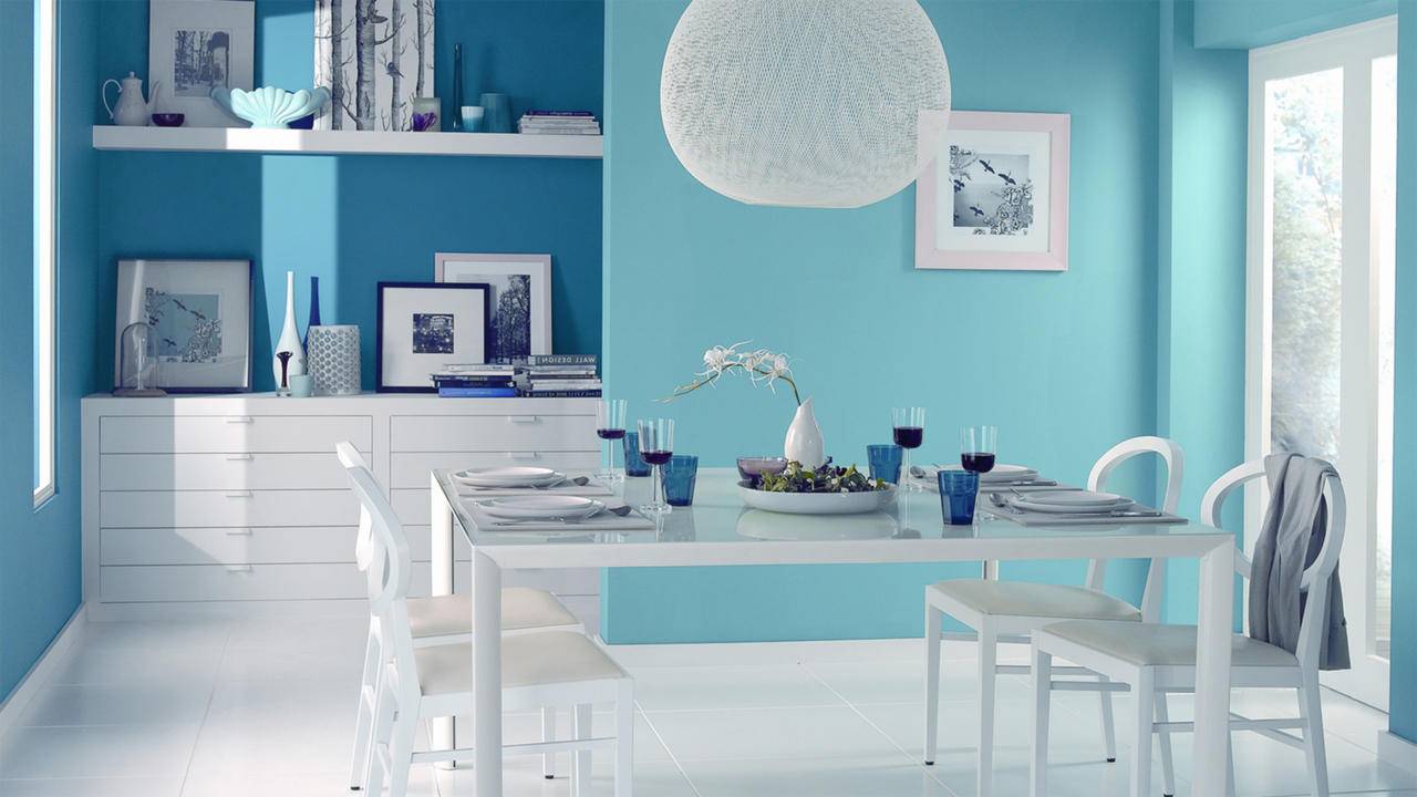 Blue value. Голубые стены в интерьере. Голубые стены на кухне. Голубые стены в интерьере кухни. Крашеные стены в интерьере кухни.