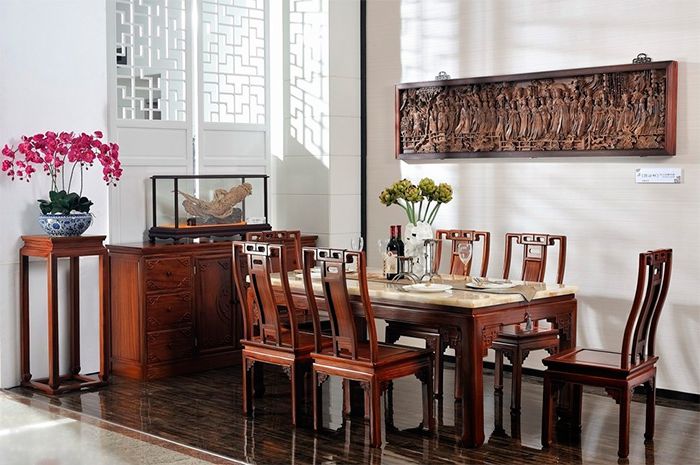 Барельеф  в столовой