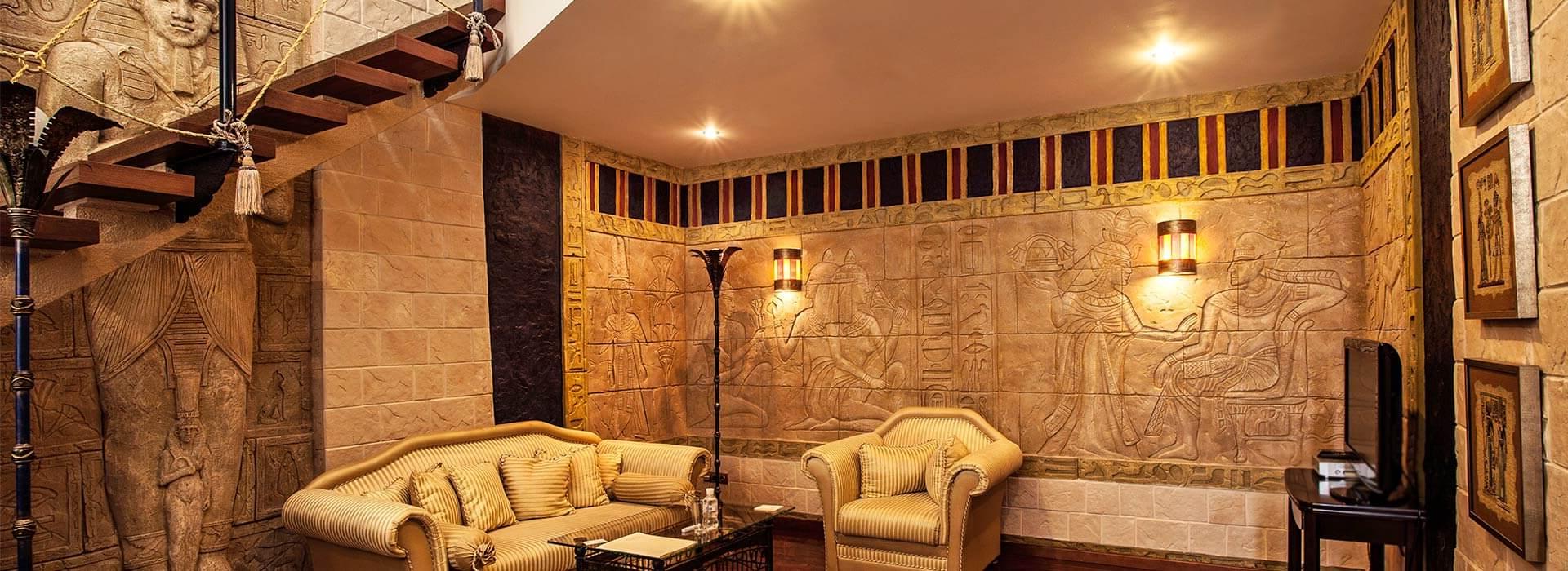 Египетский стиль интерьер спальной комнаты дизайн и ремонт мебель и обои для стен кухни и гостиной 57 фото