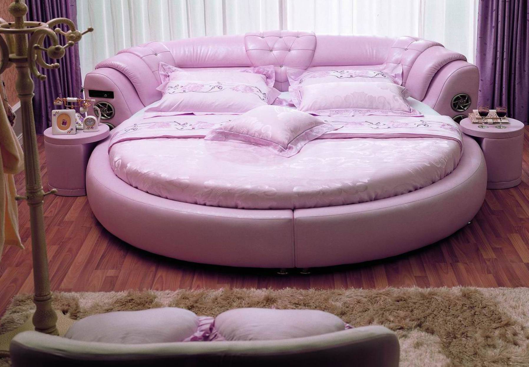 Красивые диваны кровати. Круглая кровать. Круглая кровать для девочки. Кровать круглая для спальни. Круглый диван-кровать.