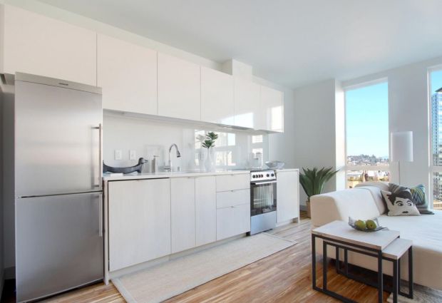 Студия с минималистичной  кухней