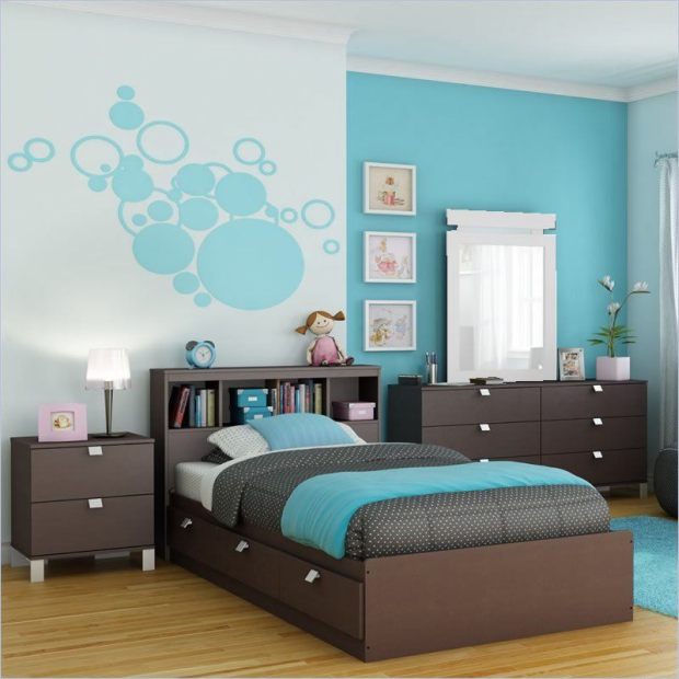 Бирюзовый в сочетании с коричневым в интерьере спальни